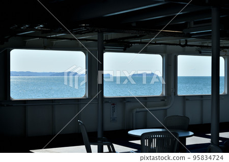 從南海渡輪內眺望城之島 95834724
