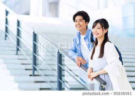 Couples, friends, college students, campus life, students, men and women Couples, friends, college students, campus life, students, men and women 95836561