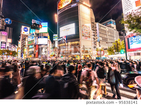 Tokyo cityscape in Japan Shibuya is already chaotic ahead of Halloween. The police are also dispatched…=October 29 Tokyo cityscape in Japan Shibuya is already chaotic ahead of Halloween. The police are also dispatched…=October 29 95838141