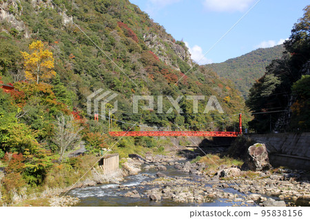Autumn leaves scenery of Takedao Onsen 95838156