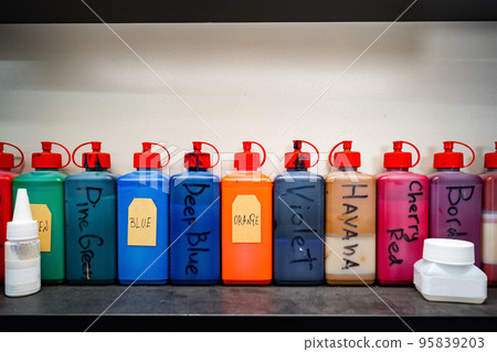Plastic bottles with car cleaning chemical bottles in car service Plastic bottles with car cleaning chemical bottles in car service 95839203