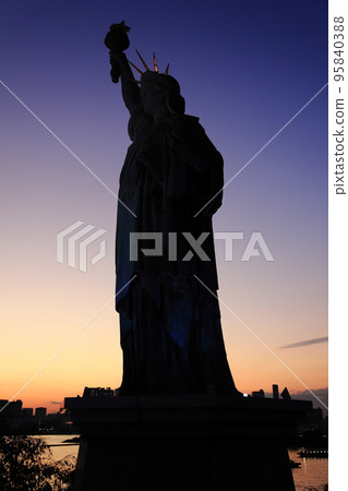 The Statue of Liberty of Odaiba Beach Park The Statue of Liberty of Odaiba Beach Park 95840388