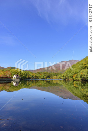 Lake Choro and Zao in early autumn Lake Choro and Zao in early autumn 95842717