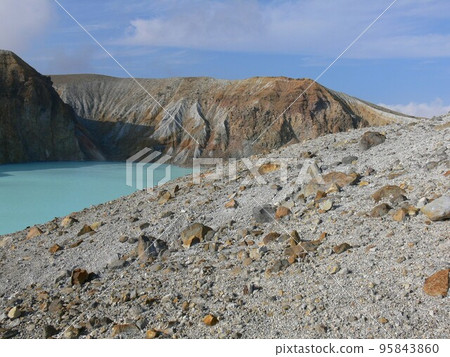 群馬縣吾妻郡草津町草津白根山,經常觀測的火山,湯釜的成層火山,攝於 2007 年 10 月 群馬縣吾妻郡草津町草津白根山,經常觀測的火山,湯釜的成層火山,攝於 2007 年 10 月 95843860
