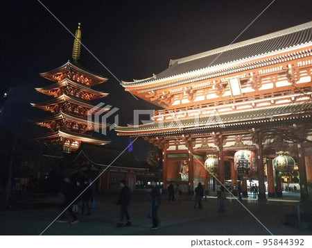 Lighted-up Asakusa Temple Lighted-up Asakusa Temple 95844392