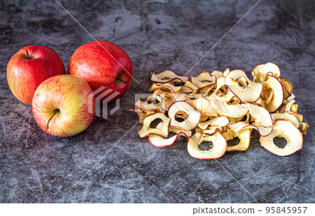 Dried organic apple slice healthy chips 95845957