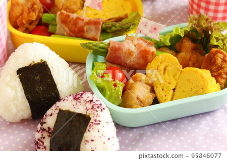 Handmade bento for excursions and excursions Handmade bento for excursions and excursions 95846077