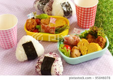 Handmade bento for excursions and excursions Handmade bento for excursions and excursions 95846078
