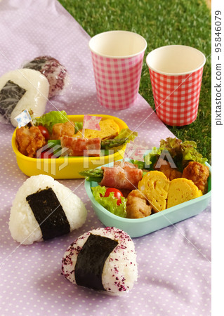 Handmade bento for excursions and excursions Handmade bento for excursions and excursions 95846079