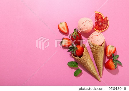 Strawberry - citrus ice cream on pink background, space for text 95848046