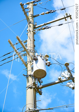 電線桿、電線、絕緣子 95852927