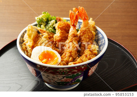 米飯和油炸魚碗 米飯和油炸魚碗 95853153