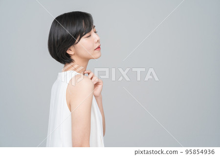 short hair woman beauty short hair woman beauty 95854936