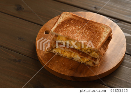雞蛋熱三明治 雞蛋熱三明治 95855325