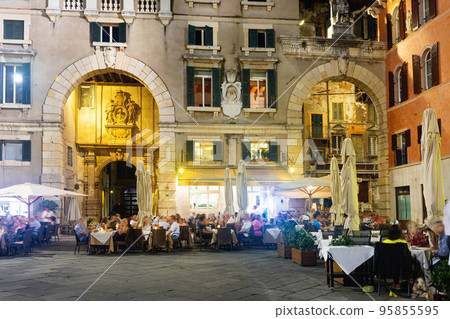 Illuminated Verona streets in night 95855595