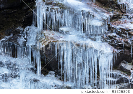 Misotsuchi icicle 95856808