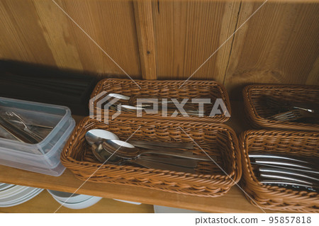 櫥櫃餐具存放 95857818