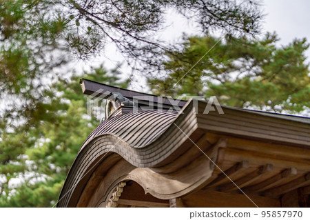 Kogota-no-yama Shrine office gable decoration 95857970