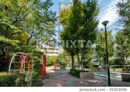 Mamiana Park in Minato Ward, Tokyo Mamiana Park in Minato Ward, Tokyo 95858096