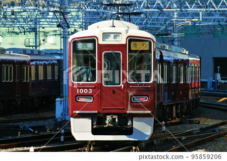 Hankyu Takarazuka Line Osaka-Umeda Station 1000 Series 95859206