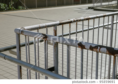 Peeling of paint film on handrails in public facilities 95859691