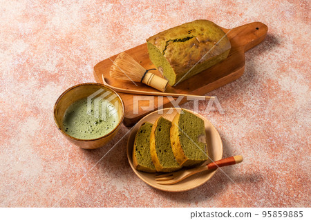 使用抹茶的抹茶蛋糕 95859885