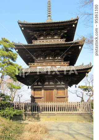 Old Tomyoji three-storied pagoda in Sankeien garden / Yokohama city, Kanagawa prefecture, Japan Old Tomyoji three-storied pagoda in Sankeien garden / Yokohama city, Kanagawa prefecture, Japan 95861380