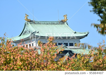 名古屋城堡在秋天 95864487