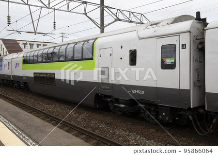 Kiha 183 series 5200s North Rainbow Express Kisaha 182-5201 95866064