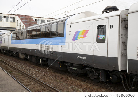 Kiha 183 series 5200s North Rainbow Express Kiha 182-5251 95866066