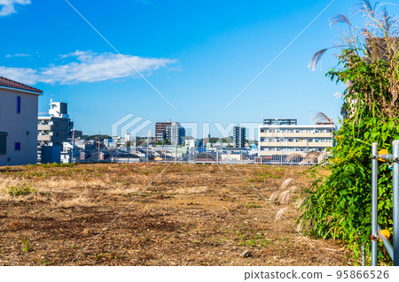 City view seen from the terrain 95866526
