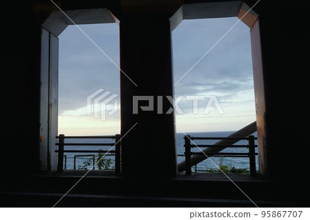 Disturbing sky Disturbing sky 95867707