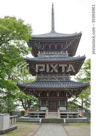 Townscape of Sakata, Kaian-ji three-storied pagoda Townscape of Sakata, Kaian-ji three-storied pagoda 95868961