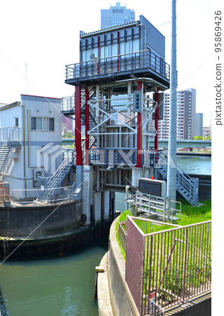 中央區佃田，住吉水門隅田川匯合處 95869426