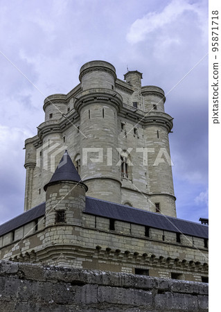 French royal fortress in the town of Vincennes French royal fortress in the town of Vincennes 95871718