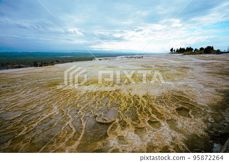 Famous for a carbonate mineral left by the flowing of thermal spring water. Famous for a carbonate mineral left by the flowing of thermal spring water. 95872264