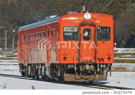 Oito Line Himekawa - Kubiki-Ono Kiha 52-156(東京都市區顏色紅色裝飾) Oito Line Himekawa - Kubiki-Ono Kiha 52-156(東京都市區顏色紅色裝飾) 95873474