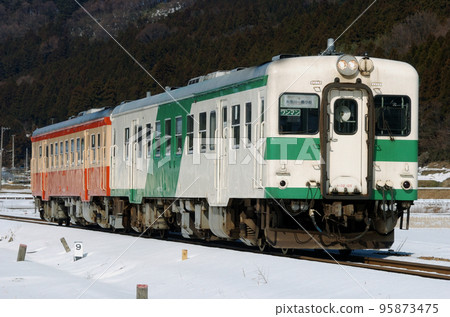 大糸線姬川 - 久比木小野 Kiha 52-125(大糸線顏色)+ Kiha 52-115(一般顏色) 大糸線姬川 - 久比木小野 Kiha 52-125(大糸線顏色)+ Kiha 52-115(一般顏色) 95873475