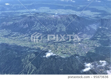 Aso Caldera 95873636