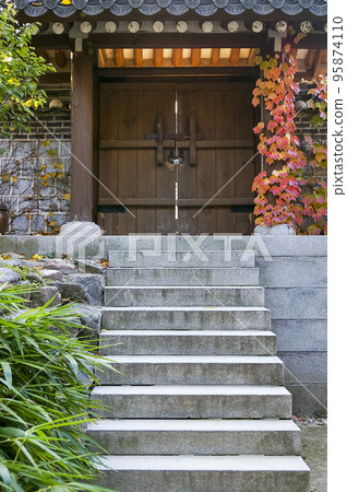 Namsangol Hanok Village 95874110