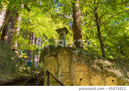 (Yamagata Prefecture) Autumn mountain temple (Ritsushakuji) stone steps leading to the approach (Yamagata Prefecture) Autumn mountain temple (Ritsushakuji) stone steps leading to the approach 95874822