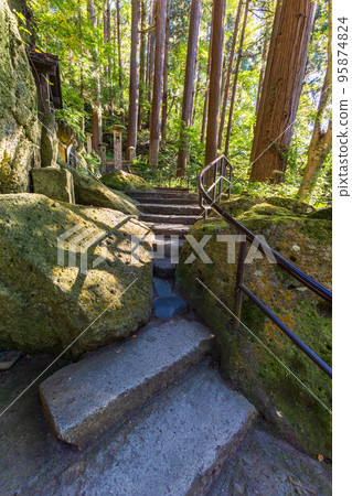(Yamagata Prefecture) Autumn mountain temple (Ritsushakuji) stone steps leading to the approach (Yamagata Prefecture) Autumn mountain temple (Ritsushakuji) stone steps leading to the approach 95874824