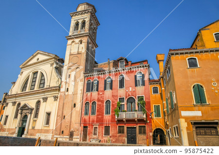 Byzantine arquitecture in romantic Venice at springtime, Italy Byzantine arquitecture in romantic Venice at springtime, Italy 95875422