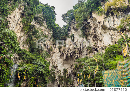 View in the Batu Caves, near Kuala Lumpur, Malaysia 95877350