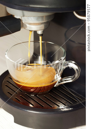 Coffee machine, process of making coffee in coffe machine Coffee machine, process of making coffee in coffe machine 95879577