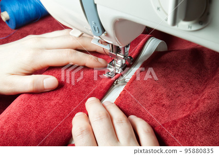 modern sewing machine presser foot and zipper modern sewing machine presser foot and zipper 95880835