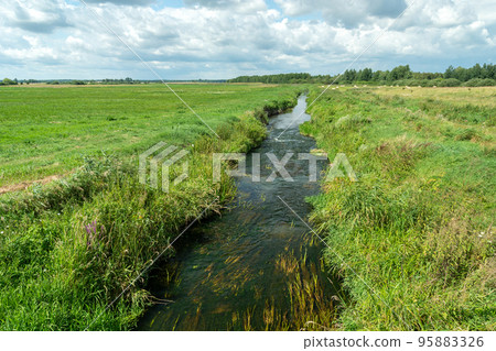The small river Uherka in eastern Poland The small river Uherka in eastern Poland 95883326