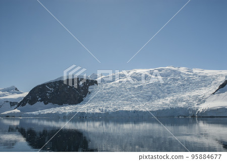 Antarctic mountainous landscape, Deception Island 95884677