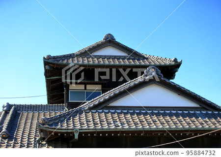 瓦屋頂圖像 95884732