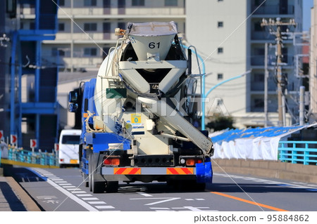 Image of agitator truck (concrete mixer truck) 95884862